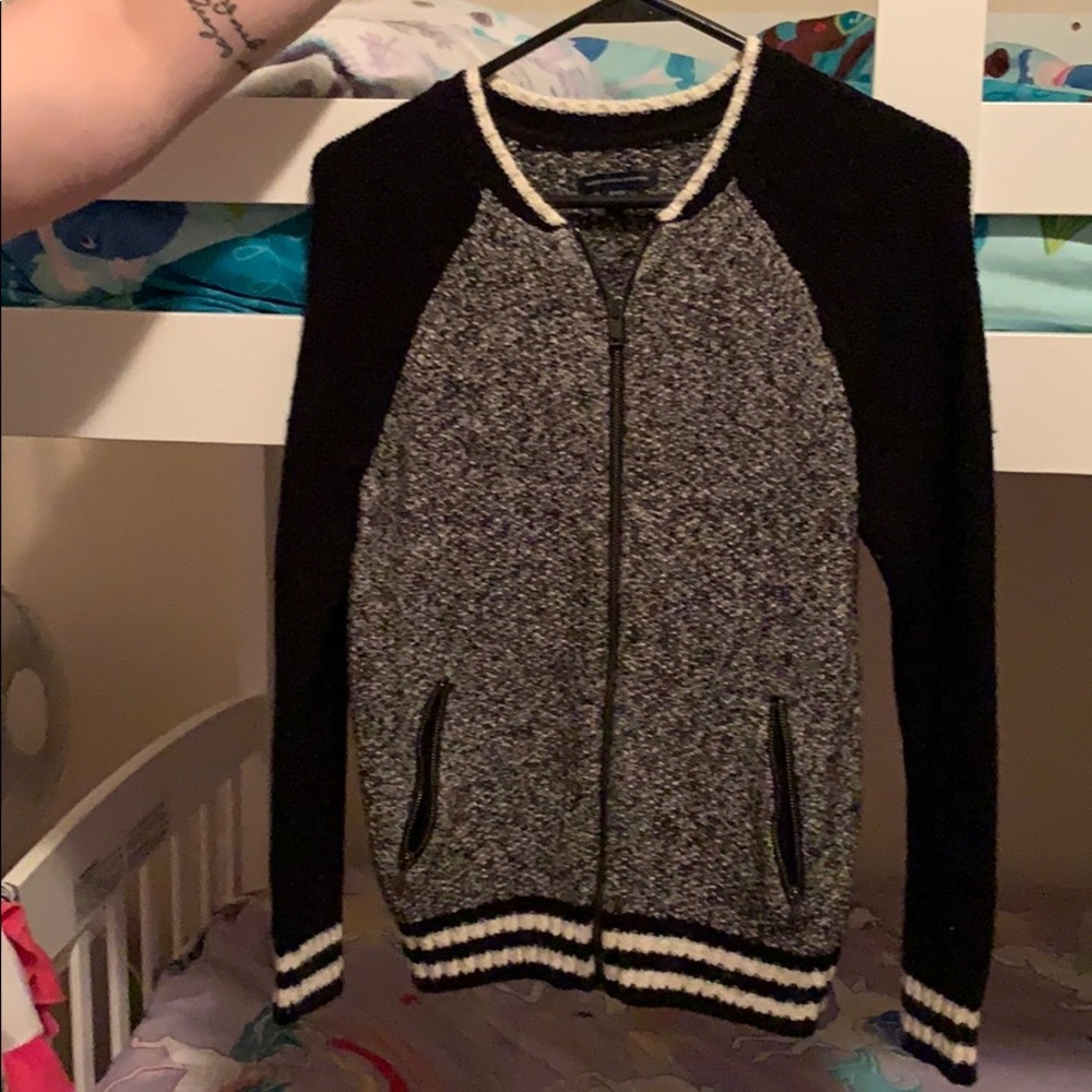 Sporty Sweater/cardigan black and gray